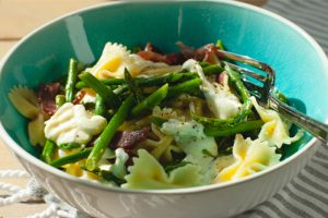 Asparagus-with-pasta